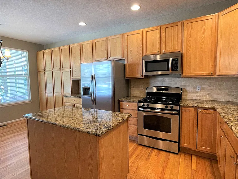 2854 Windridge Cir — Photo 3