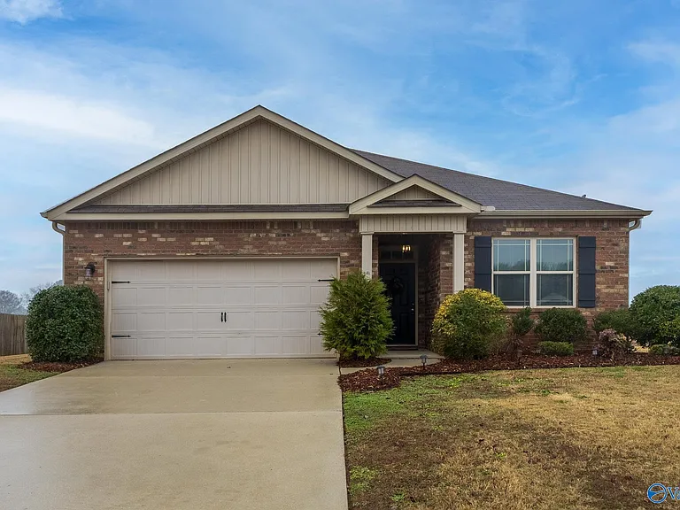 134 Natalie Jane Dr — Photo 1