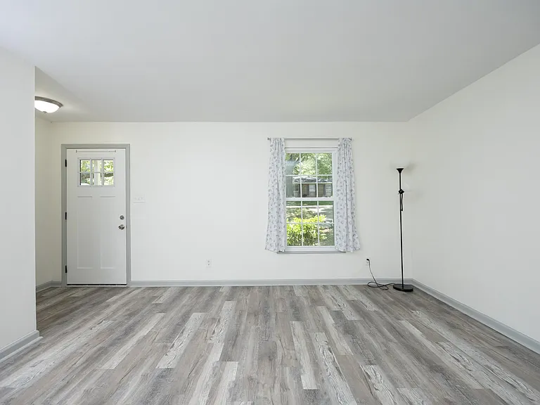 3017 Wedgedale Ave — Photo 15