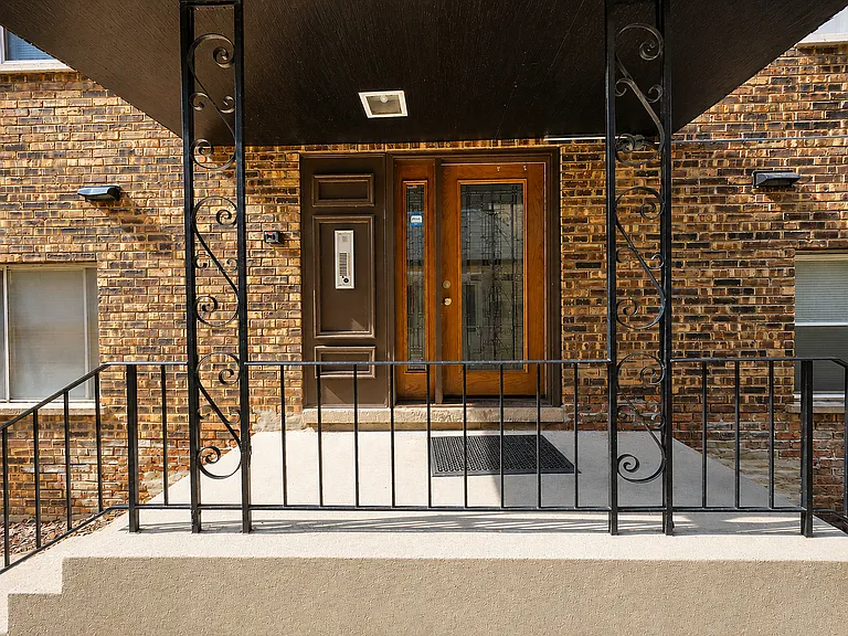 1124 Dunlop Ave #2C — Photo 4