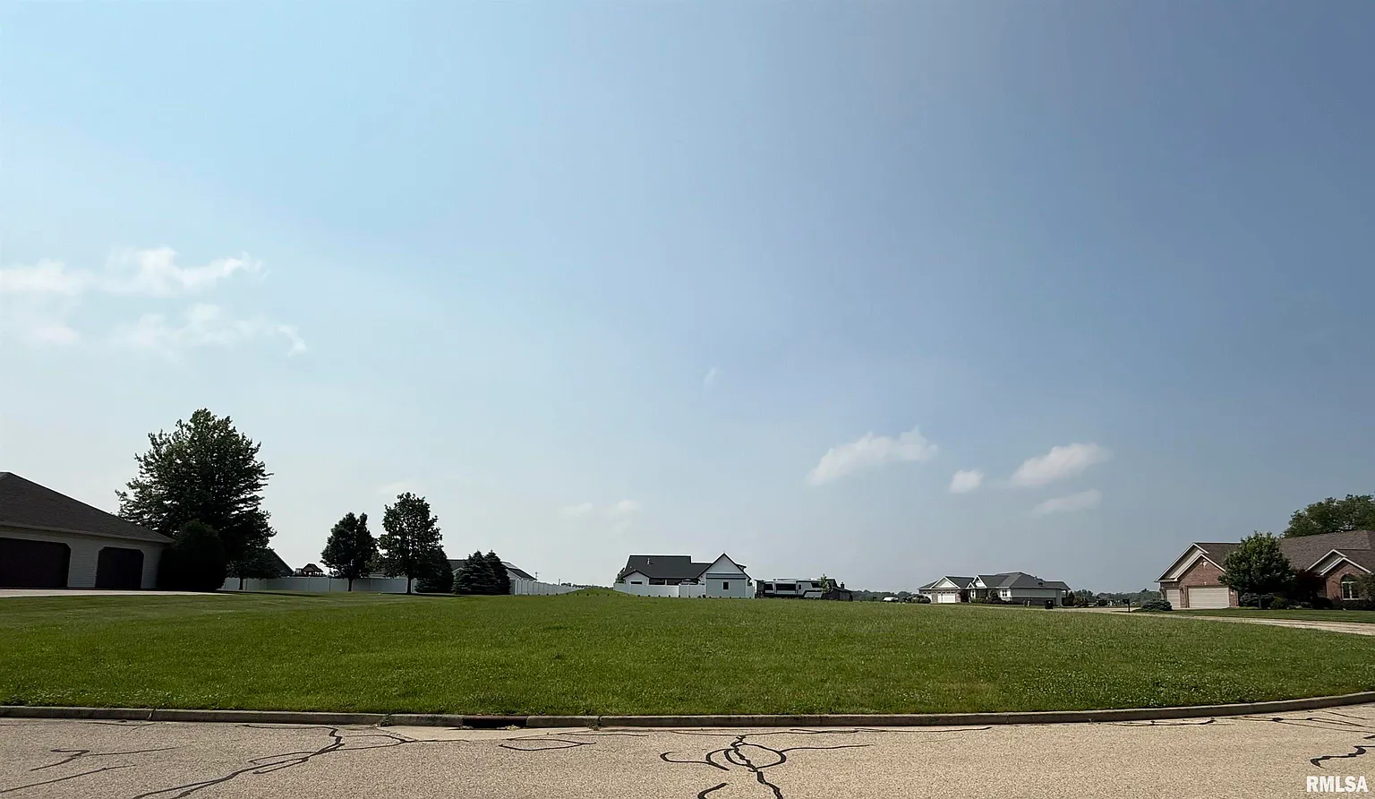 305 Apache Way photo 1