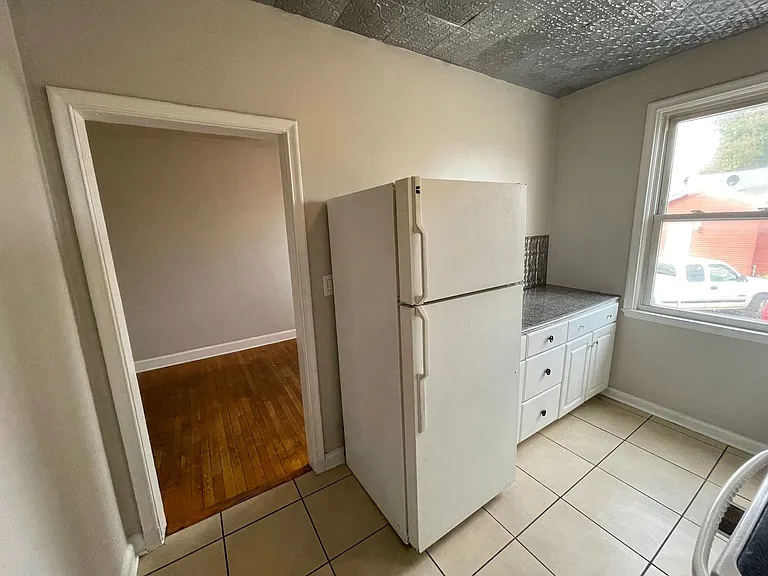 SH074-Lafayette Apartments — Photo 3