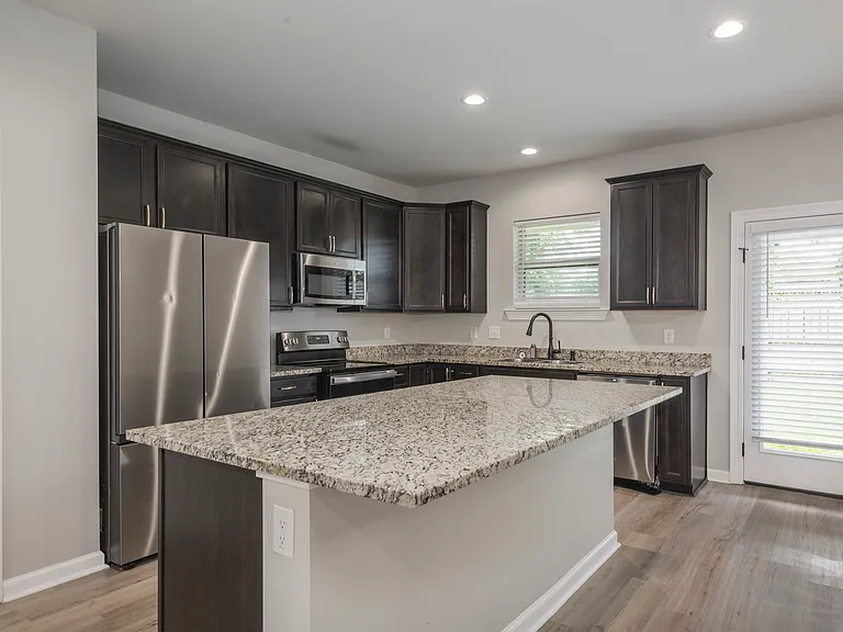 200 Briar Patch Dr — Photo 6