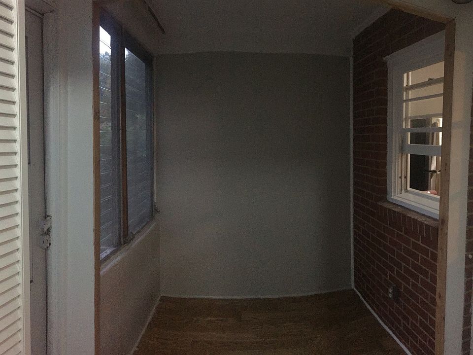 2nd image of 227 S Lindell Rd