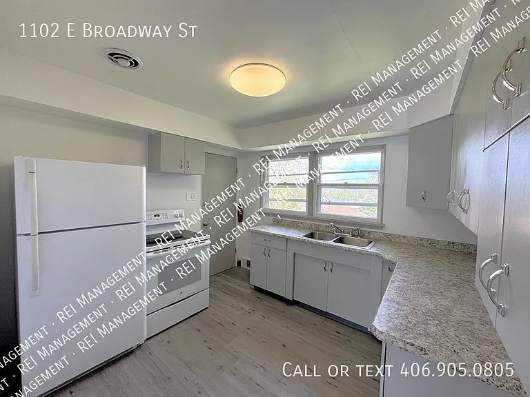 1102 E Broadway St — Photo 7