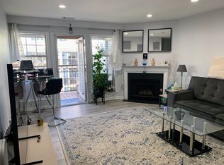 5565 Seminary Rd APT 410, Falls Church, VA 22041