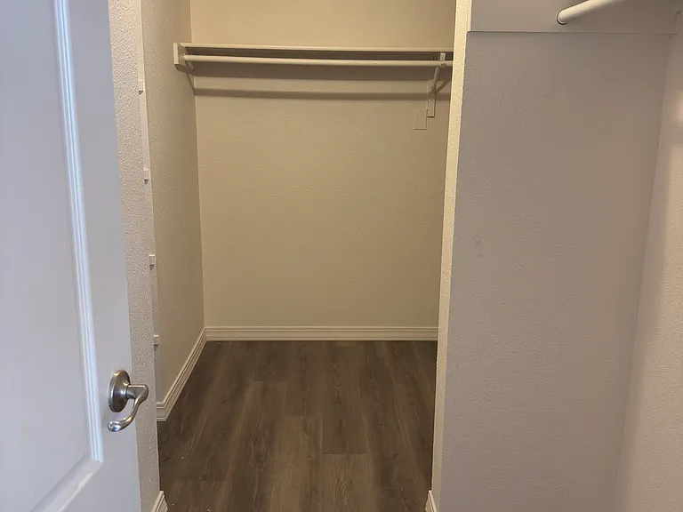 14265 Woods Point Ave — Photo 9