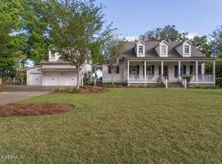 13 Ridge Rd, Beaufort, SC 29907