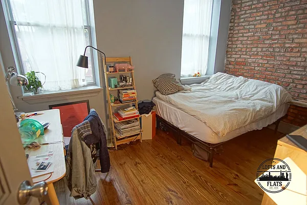 Rented by Lofts and Flats LLC | media 34