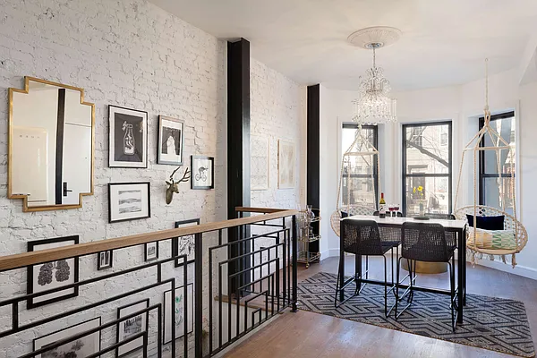 Rented by Tapiro Realty | media 8