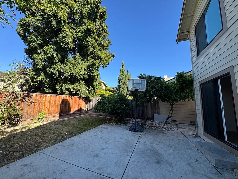 1870 Wembley Ct — Photo 26
