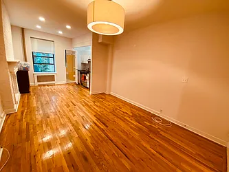 Rented by Metropolis Real Estate of Manhattan