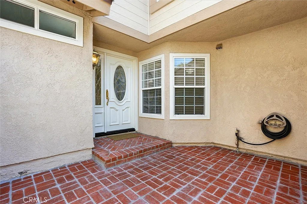 3 bed, 2.5 bath, 1526 sqft, $4,300 — Photo 4