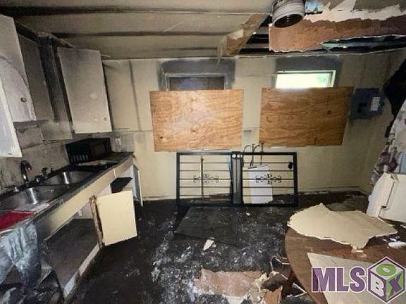 5th image of 2174 Virginia St