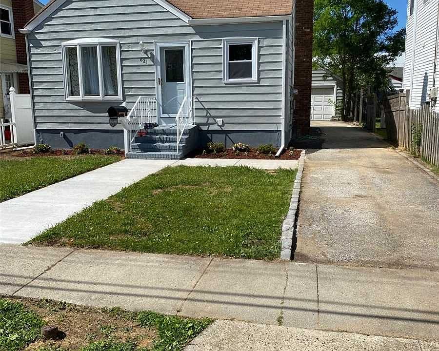 1st image of 621 Robin Ct