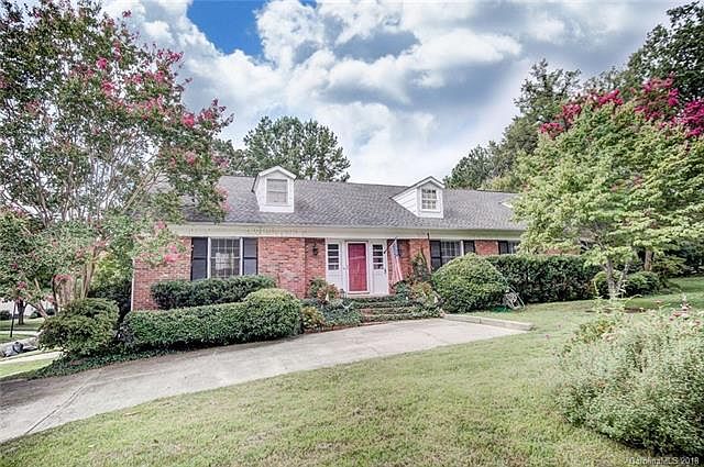 1st image of 6920 Foxglove Dr