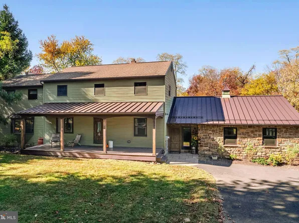 61 Gaucks Ln, Newtown, PA 18940