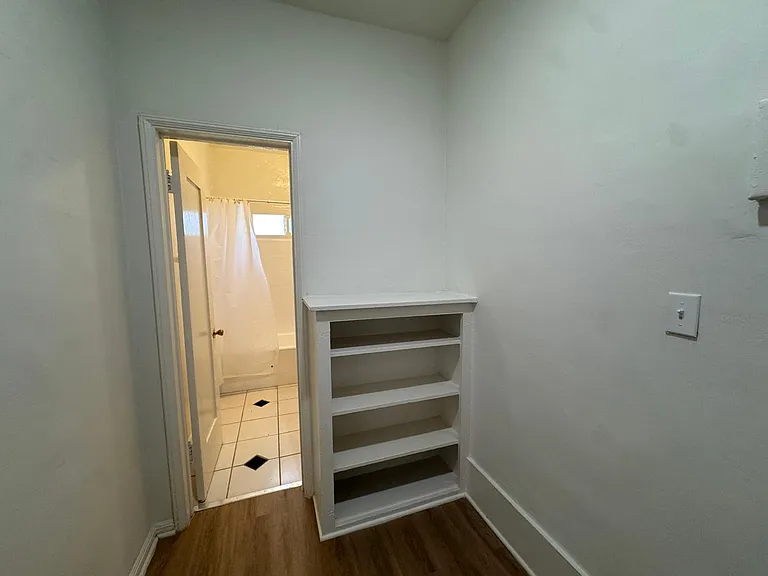 4226 W Adams Blvd #103 — Photo 13
