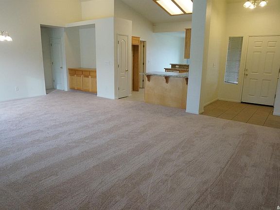 5th image of 729 Fairmont Dr