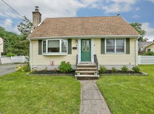1 Navajo Ave, Lake Hiawatha, NJ