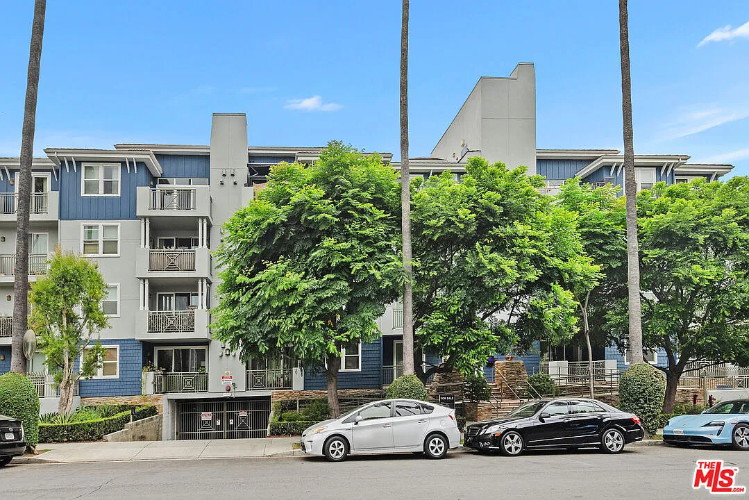 Building Photo - 6038 Carlton Way #106