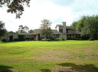 301 E Viejo Dr, Friendswood, TX 77546
