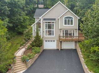 30329 Beach View Ln, Waterford, WI 53185