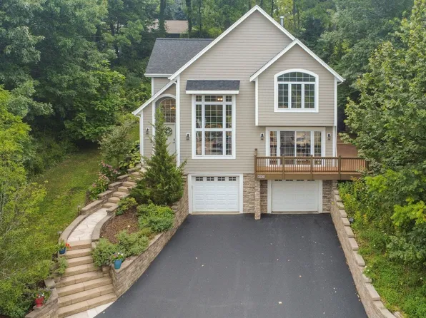 30329 Beach View Ln, Waterford, WI 53185