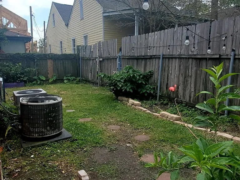 710 Mazant St — Photo 7