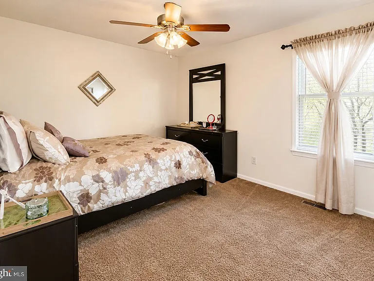 44 Brambling Ln — Photo 17