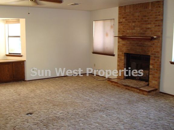 2nd image of 1014 N Loma Linda Ave