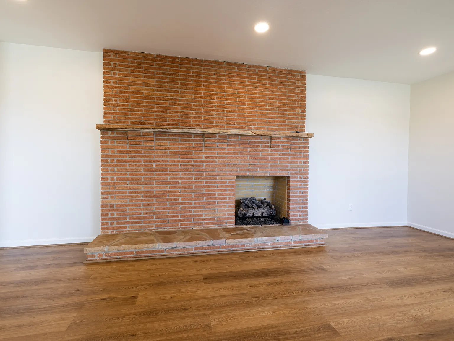 4 bed, 2307 sqft, $2,250 — Photo 4