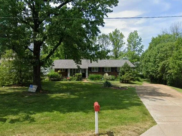 58 Weis Ave, Ballwin, MO 63011