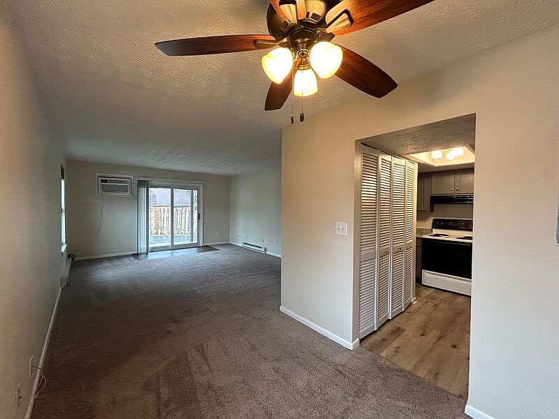 1st image of 1431 Minstrel Dr APT 2
