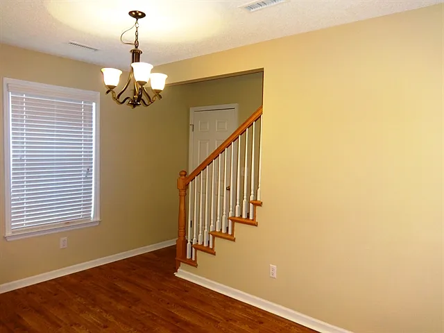 103 Rosedale Ct — Photo 8