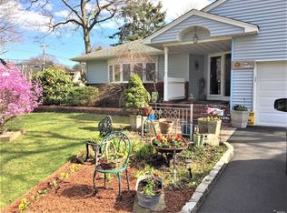164 Harrisburg St, Bay Shore, NY 11706