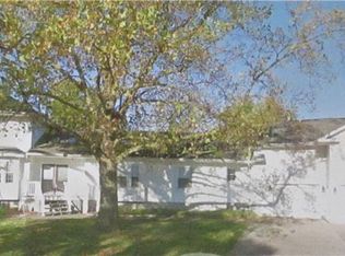 305 W Penn Ave, Roseville, IL 61473