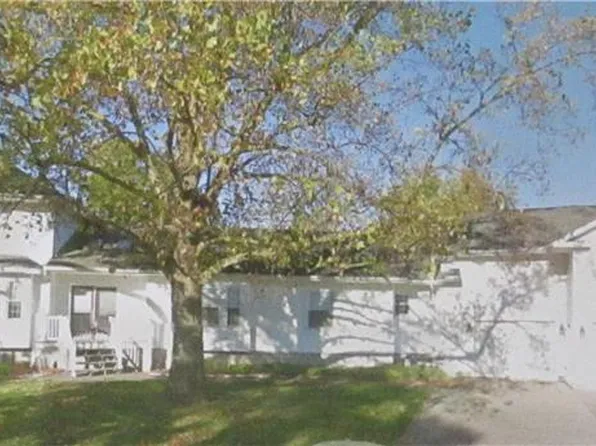 305 W Penn Ave, Roseville, IL 61473