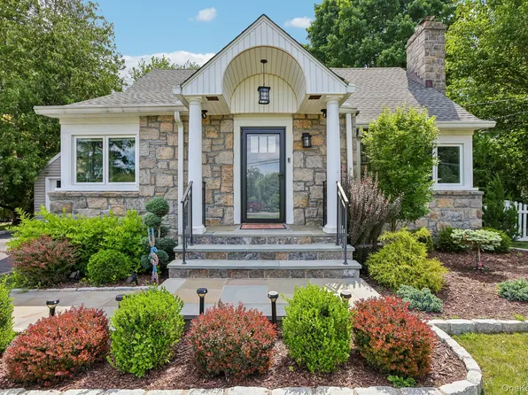512 Westlake Drive, Valhalla, NY 10595