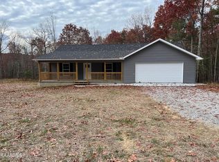 482 Saint Anthony Dr, Jamestown, TN 38556