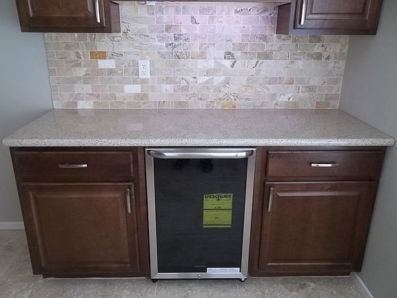 3rd image of 7517 Littleton Ave