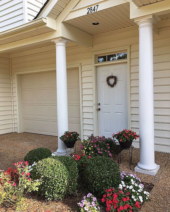 1st image of 2847 Rose Garden Way