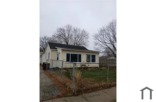 3504 Blackstone Ave Photo 1