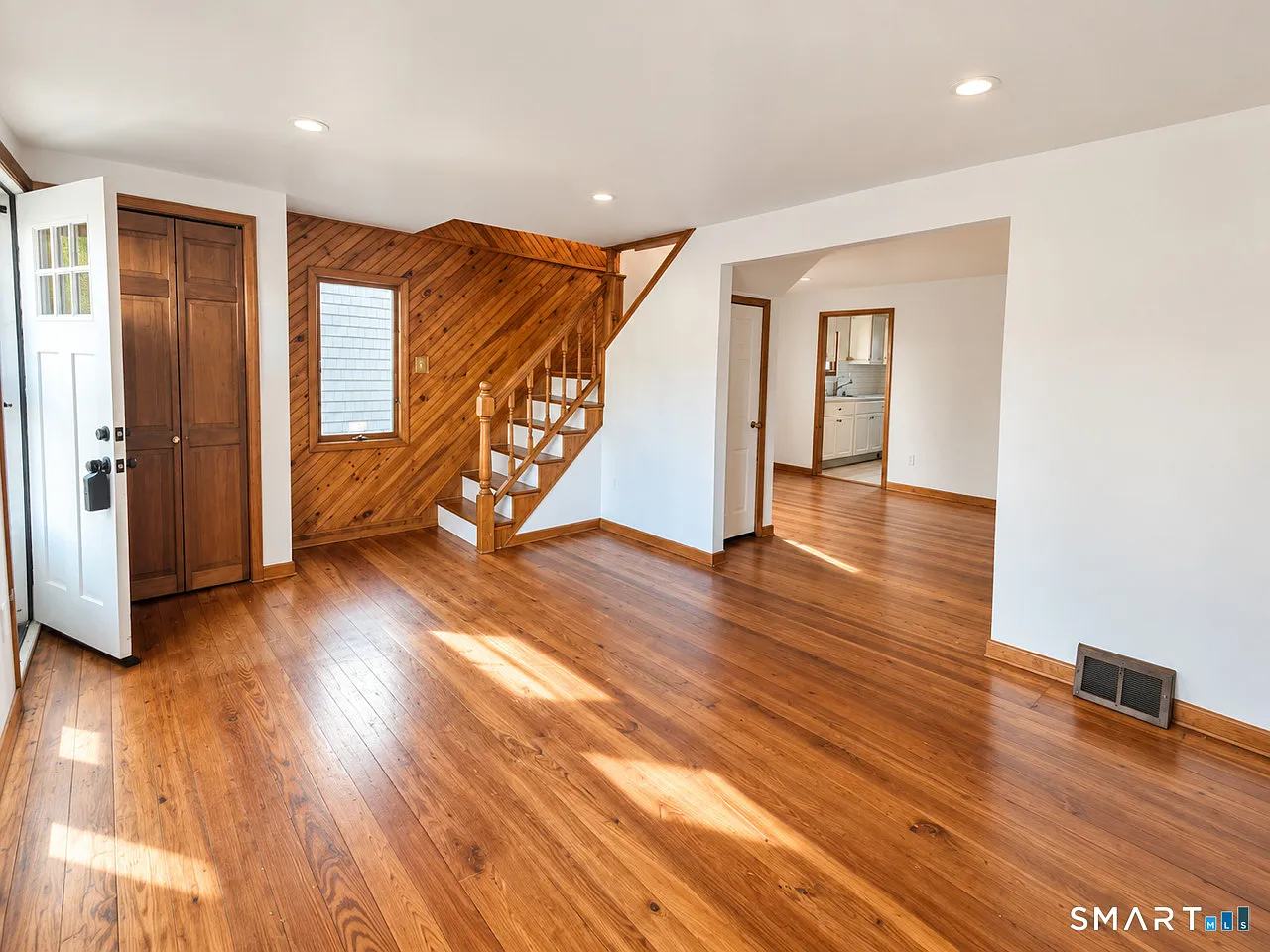 2 bed, 1.0 bath, 1040 sqft, $2,750 — Photo 4
