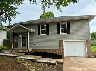 2004 S 16th St, Ozark, MO 65721