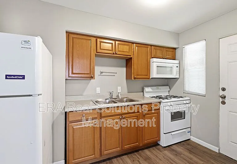 2920 Ruhl Ave — Photo 11