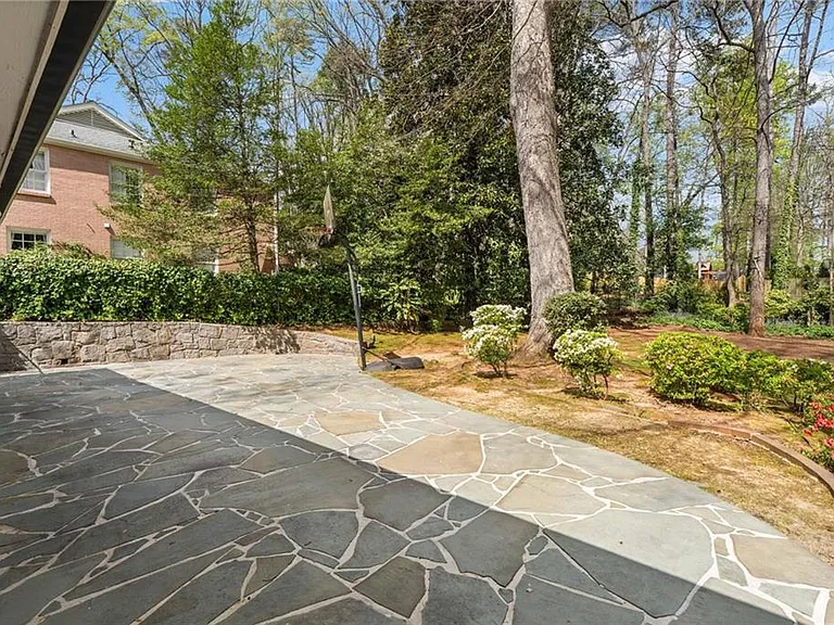 274 Land O Lakes Ct NE — Photo 40