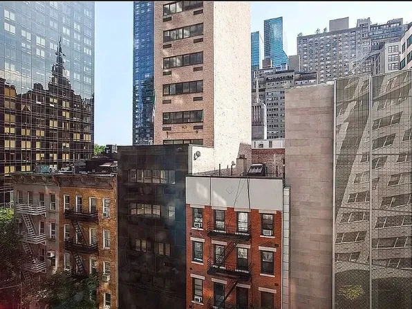 321 E 48th St APT 8E, New York, NY 10017