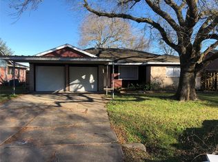 513 Sims St, Angleton, TX 77515