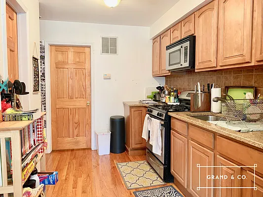 Rented by Grand & Co. | media 6